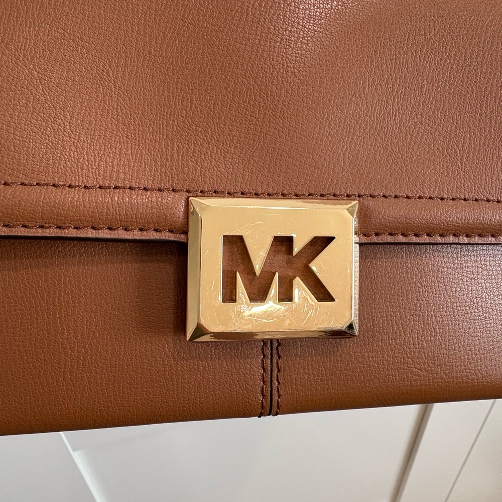 Michael Kors Sonia crossbody - Picture 4 of 9
